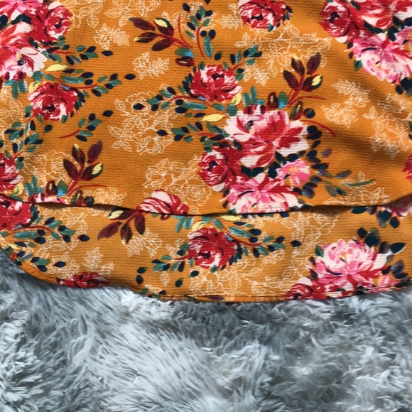 Fig and Flower Tunic Blouse - Picture 5 of 8